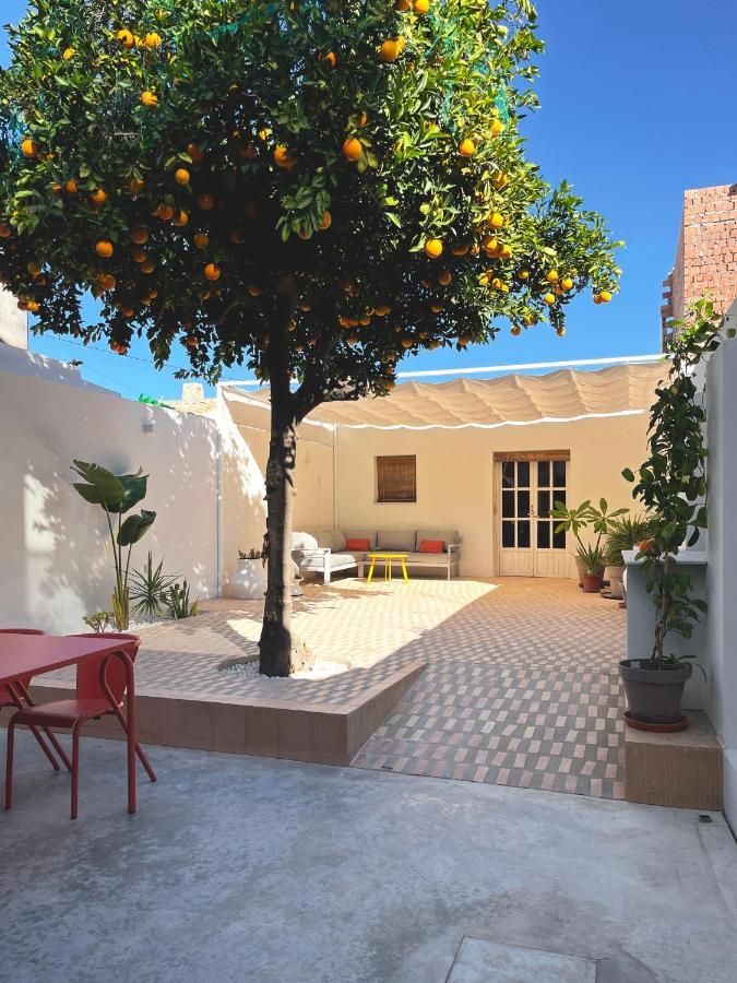 Design & Art, Patio With Orange Tree, Near Seville Carrion de Los Cespedes ภายนอก รูปภาพ